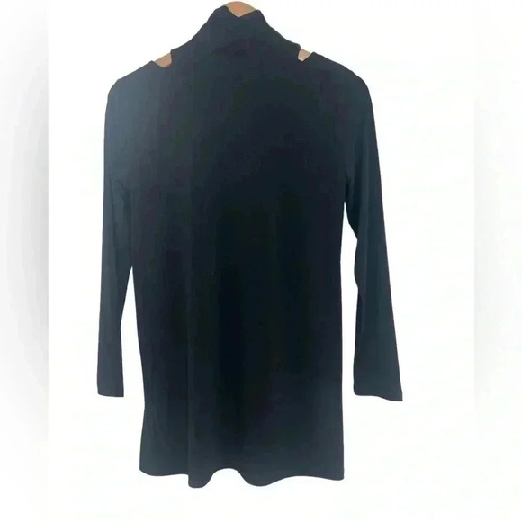 Clara Sun Woo Black Cold Shoulder Tunic Top - Picture 2 of 6